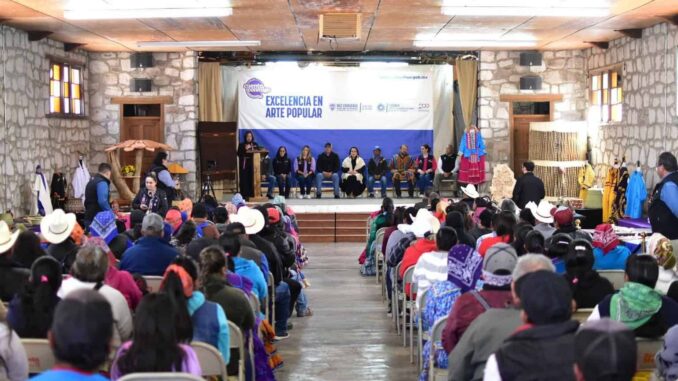 Premian a ganadores del concurso Excelencia en Arte Popular en Sisoguichi