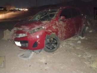 Conductor sufre volcadura en la carretera Cuauhtémoc-Chihuahua