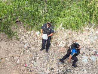 Municipales rescatan a mujer a punto de morir de una sobredosis en la colonia Centro